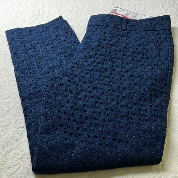 Banana Republic Pants - ⭐️Banana Republic preppy Navy eyelet lace Hampton pant dress pants size 4